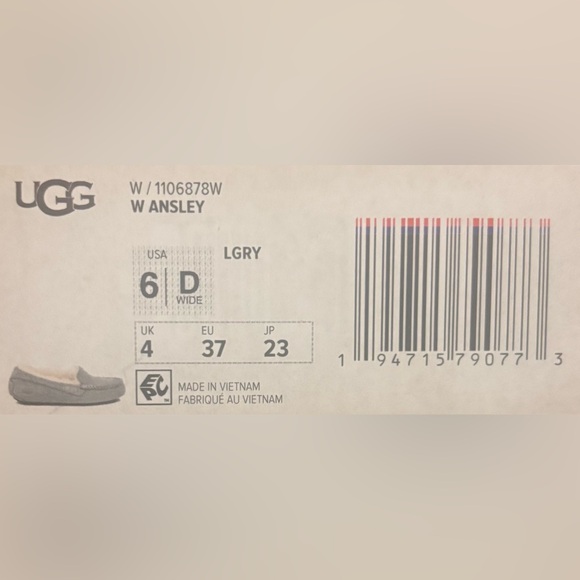 UGG Ansley Slippers in Light Gray - Picture 2 of 9